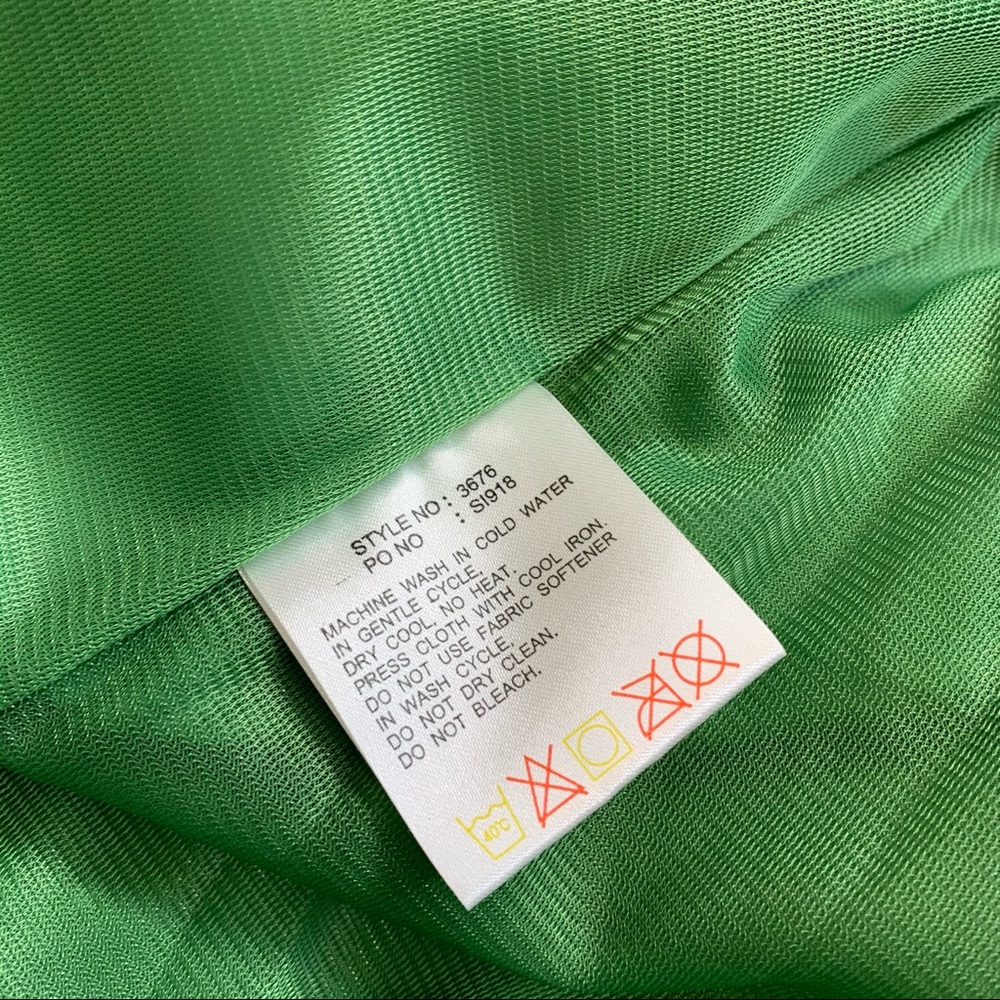Sunice Weather Gisele Windshirt Short Sleeve Golf - Picture 9 of 10